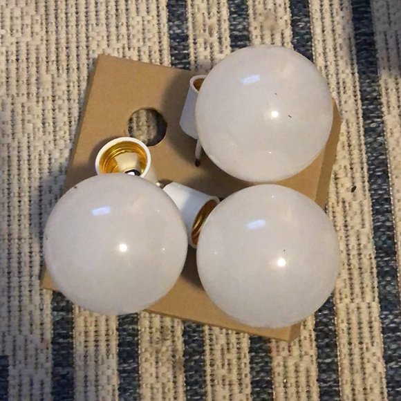 Rechargeable LED Light Bulbs with Battery Backup, Emergency LED Bulb, Pack of 4, - Picture 2 of 8